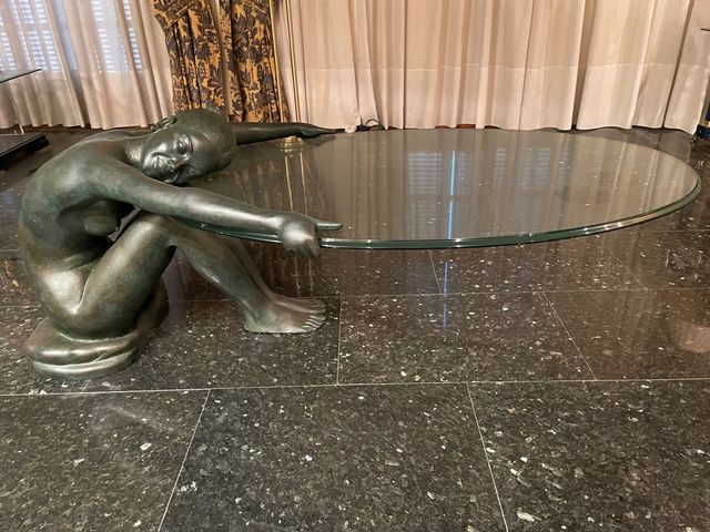 Mesa de centro de bronce estilo Valentí