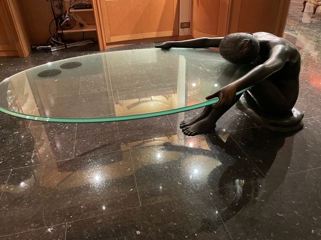 Mesa de centro de bronce estilo Valentí