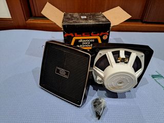 Altavoces  originales años 70 ,nuevos a estrenar.