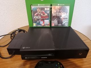 Consola XBOX ONE 500GB mas mando, cascos, juegos.