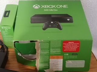 Consola XBOX ONE 500GB mas mando, cascos, juegos.