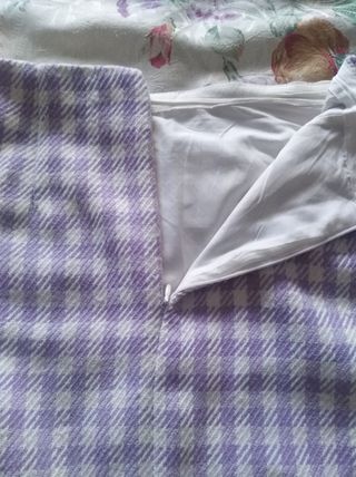 Mini falda Stradivarius.