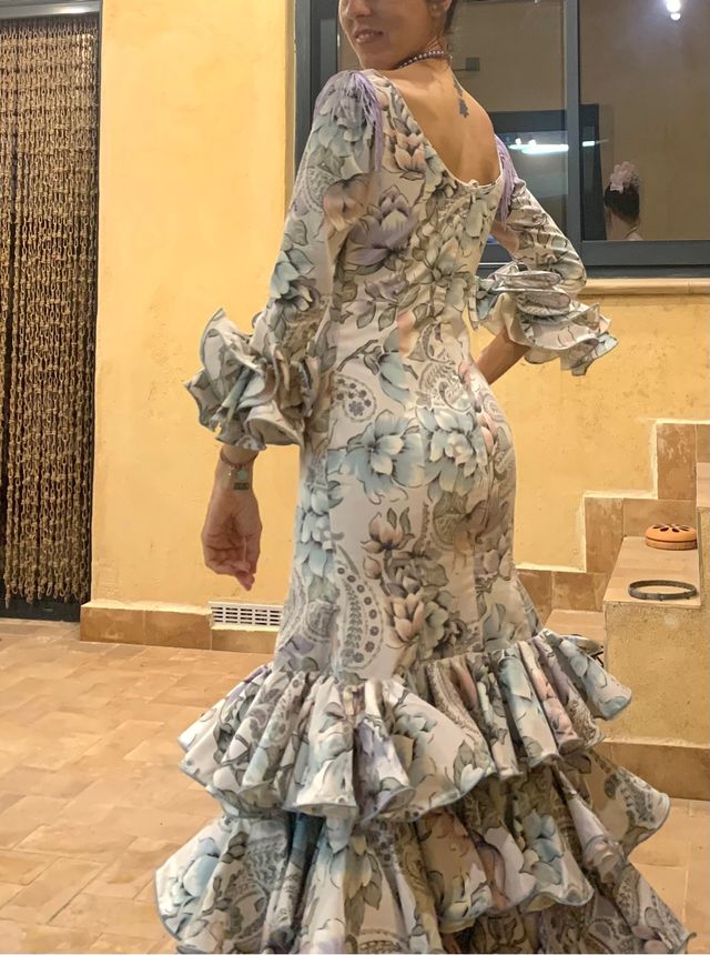 Vestido flamenca y complementos