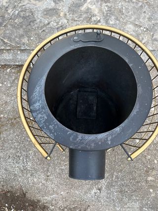 Estufa de leña con tubo