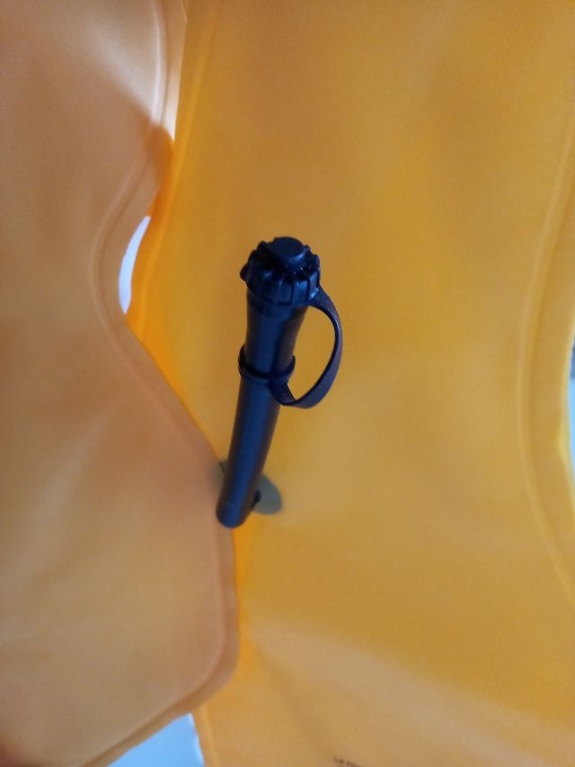 Giubotto Salvagente omogato gonfiabile bomboletta