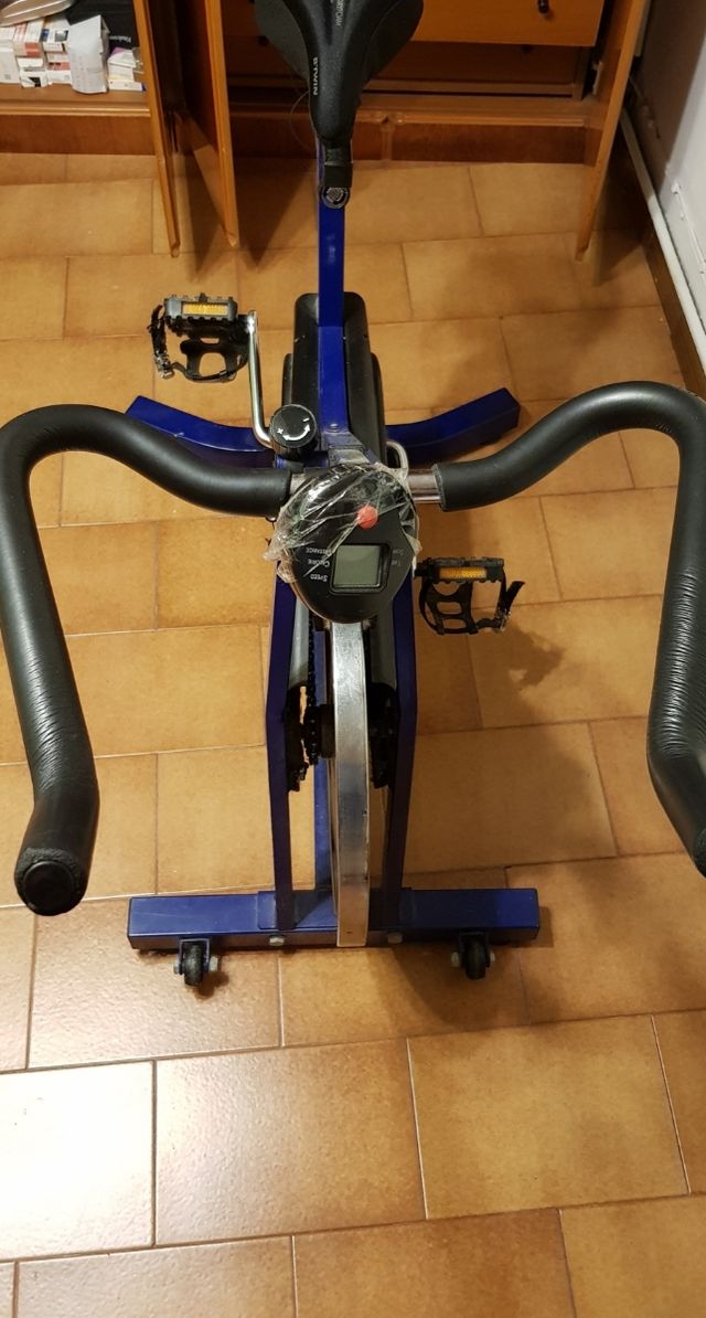 Bicicleta de spinning azul