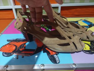 sandalias de tacón bajo hush puppies
