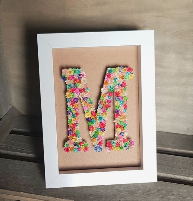 Letra madera de flores