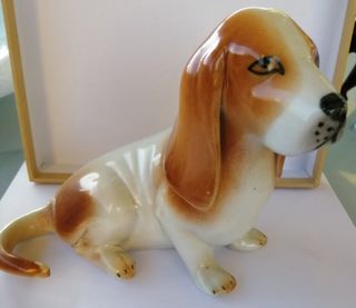 Perro muy elegante de Porcelana española