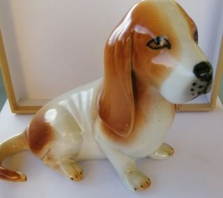 Perro muy elegante de Porcelana española