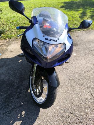 Suzuki gsxr 750