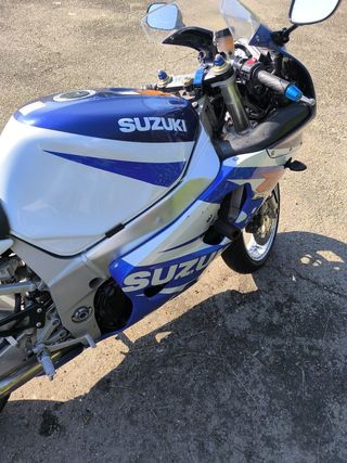Suzuki gsxr 750