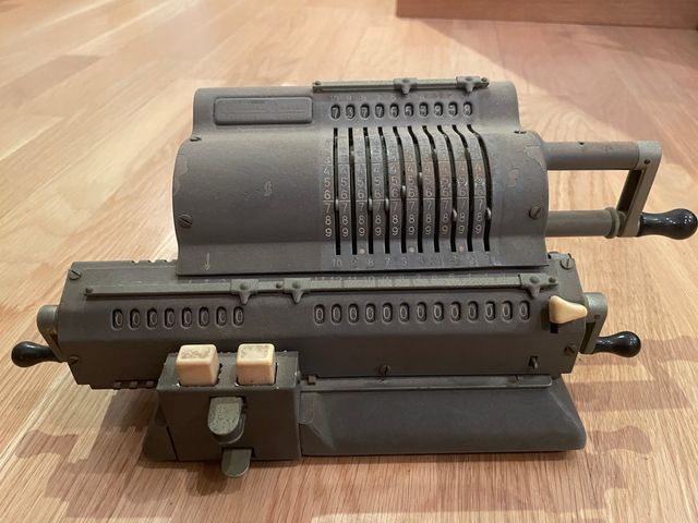 Calculadora mecánica Odhner