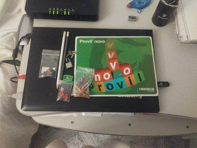 Alfombrilla ratón , clips  lápices, chinchetas...