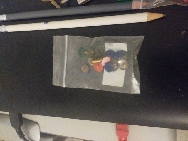 Alfombrilla ratón , clips  lápices, chinchetas...