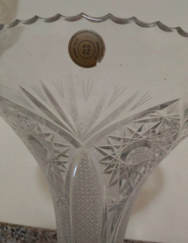 Spilla antica con corallo