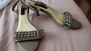 sandalias vestir pedreria.Mango