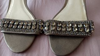 sandalias vestir pedreria.Mango