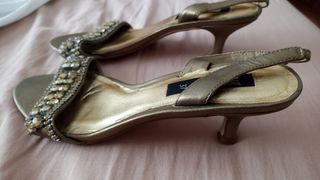 sandalias vestir pedreria.Mango