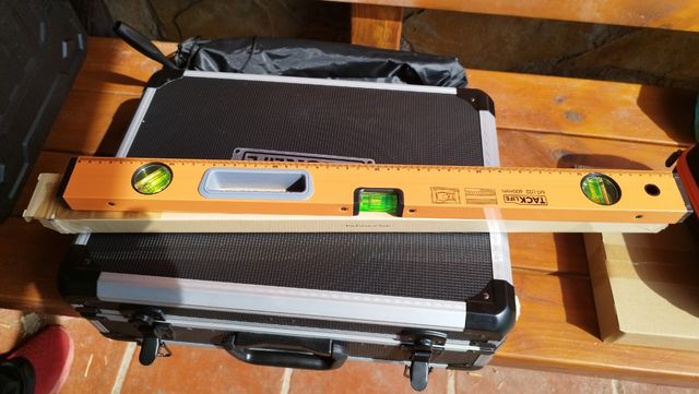 Nivel aluminio Tacklife