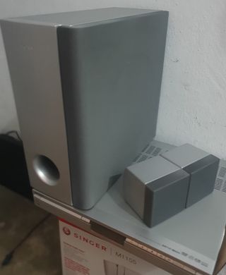 se vende home cinema sony 500w.