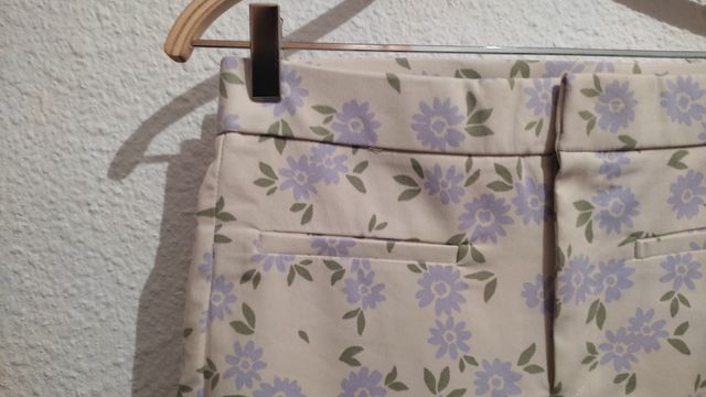 Pantalón croped estampado floral