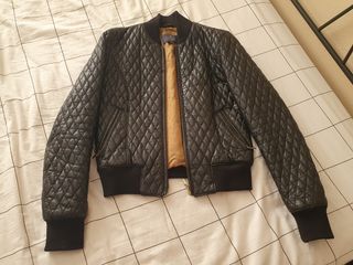 chaqueta cuero negra