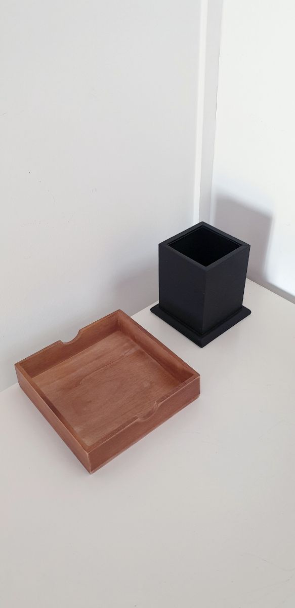 1 PORTALÁPICES Y 1 PORTAPAPELES