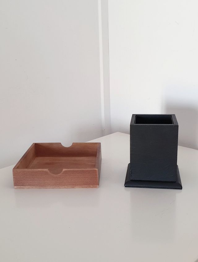 1 PORTALÁPICES Y 1 PORTAPAPELES