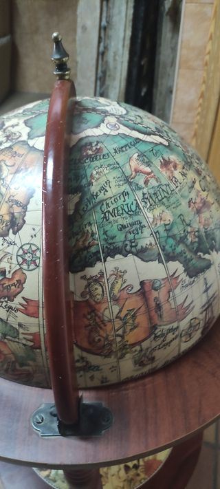 Mueble bar bola del mundo