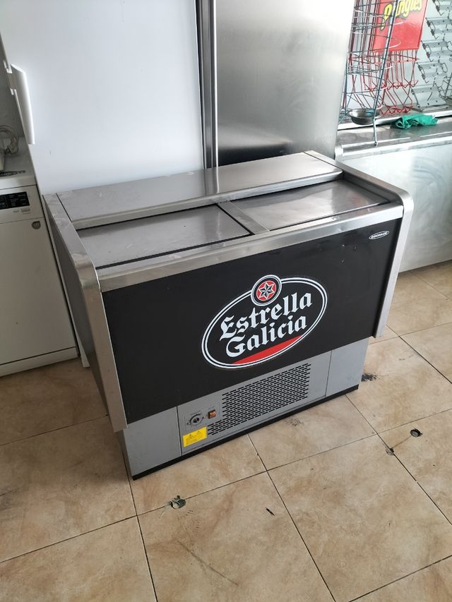 Nevera botellero estrella Galicia de segunda mano por 250 EUR en Molins Nevera botellero estrella Galicia de segunda mano por 250 EUR en Molins
