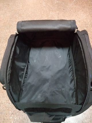 mochila sobre deposito moto