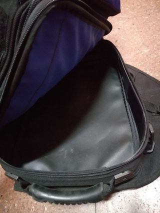 mochila sobre deposito moto