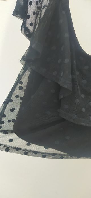 camiseta de gasa con gran volante en hombros. XL