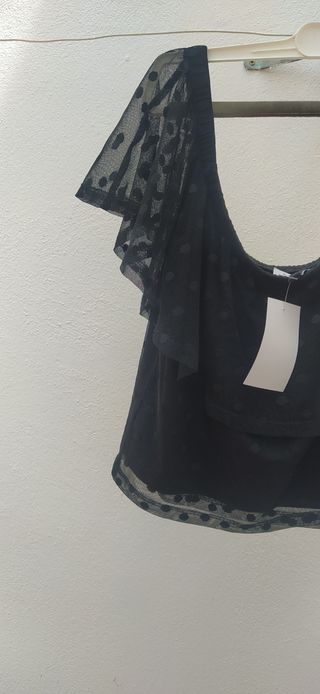 camiseta de gasa con gran volante en hombros. XL