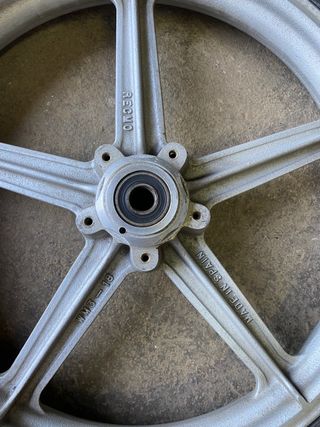 Rueda RECMO de 5 palos. 3,25 x 18