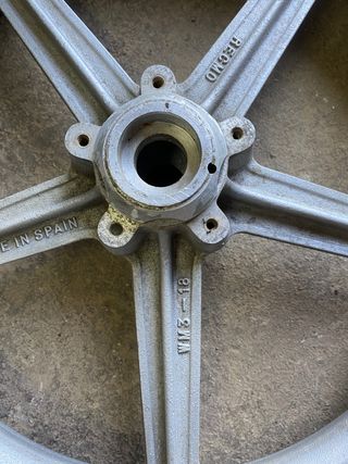 Rueda RECMO de 5 palos. 3,25 x 18