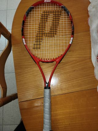 raqueta frontón  usada muy poco
