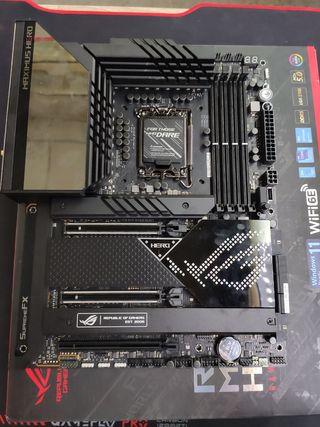 Asus ROG MAXIMUS Z690 HERO#797E4B