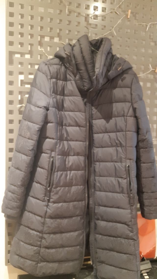 Anorack gris. completamente nuevo