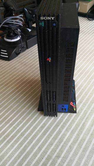 stand Expositor para ps2 fat vertical con logo