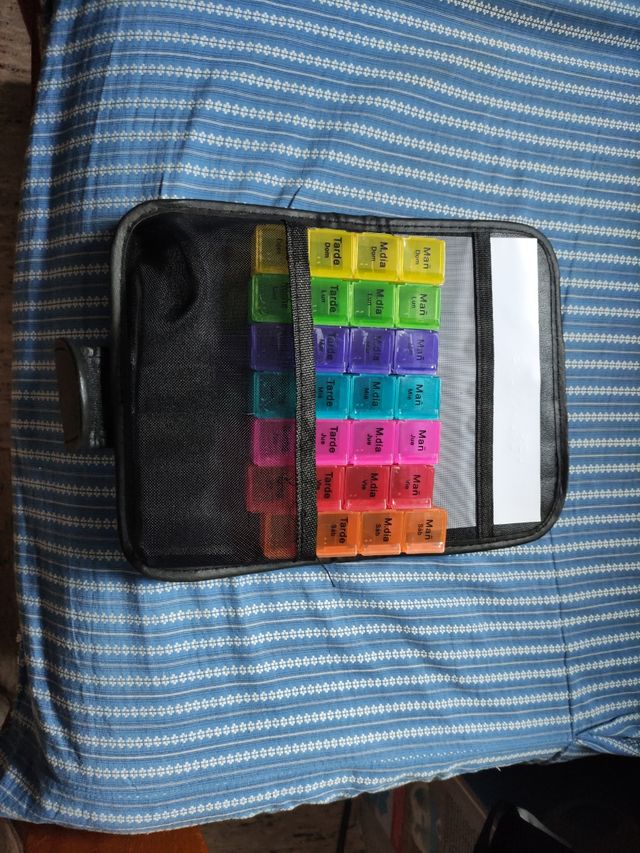 Almacenaje de medicinas para la semana muy practic