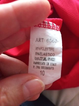 Blusa roja de manga larga