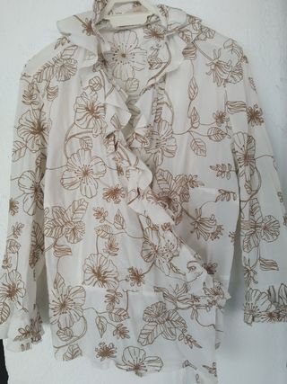 Conjunto camisa y falda