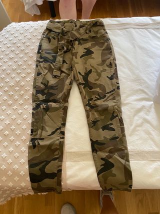 Pantalón militar