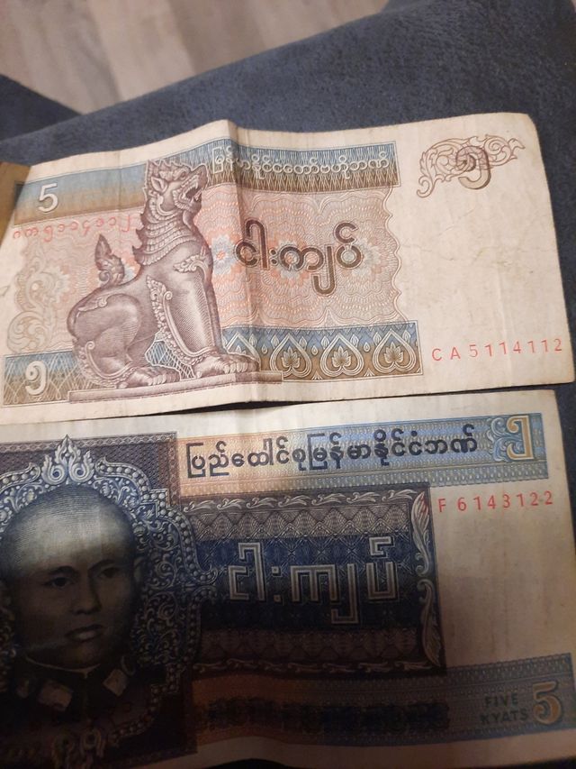 4 billetes asiaticos