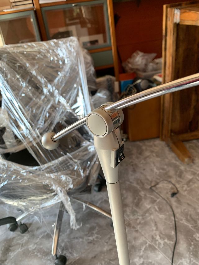 Lámpara de pie de diseño 