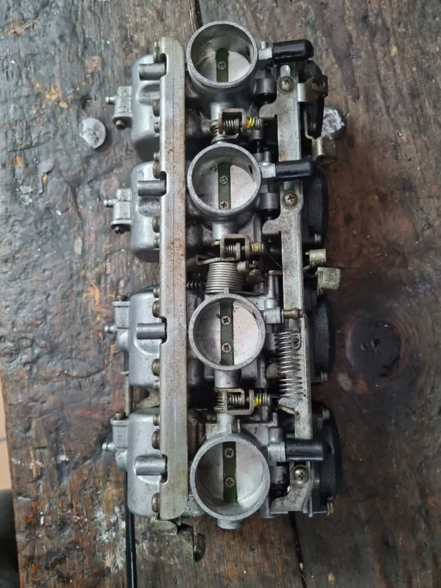 CARBURADORES GSXR 85 92.
