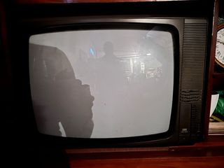 Tv antigua  funciona.  tv vintage