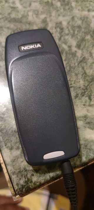 teléfono Nokia 3310 antiguo